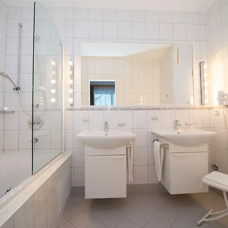 מלון Parkhotel Styria שטייר