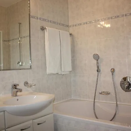מלון Parkhotel Styria 4*